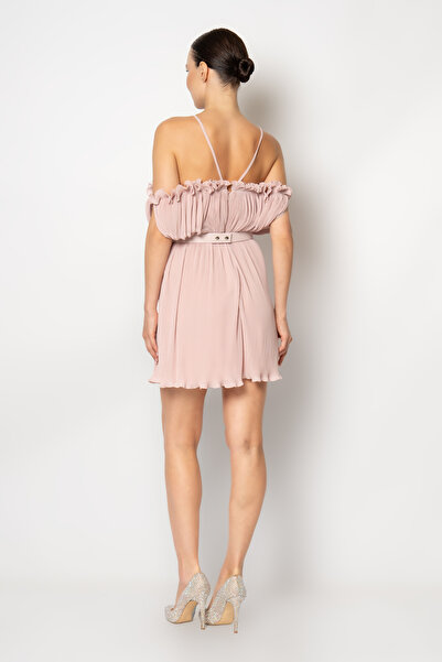 RENGIN Göğüs dekolteli ince askılı komple piliseli şifon abiye elbise