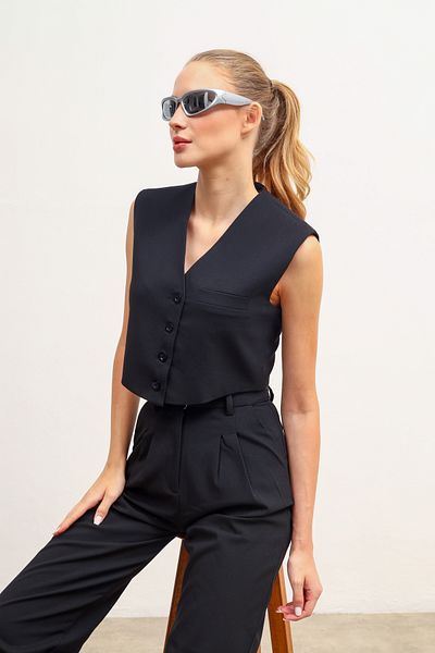 Perryes Women's Vest - Button Detailed