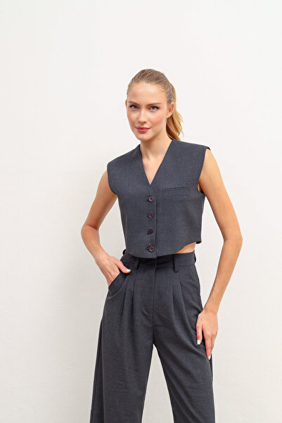 Perryes Women's Vest - Button Detailed