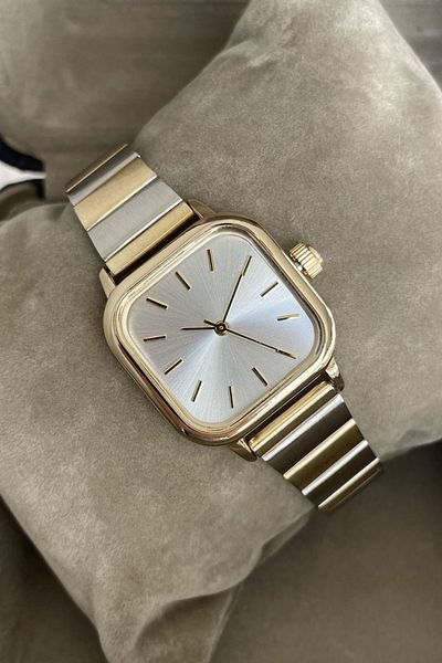 Leerybee Eye-Catching Design: Make Up The Difference With Minimal Square Design Metal Cord Women's Wristwatch!