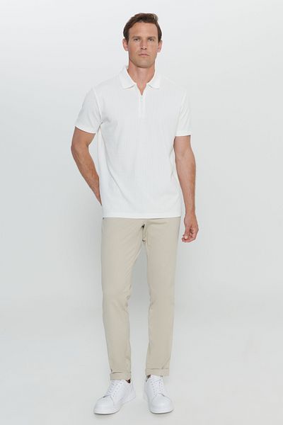ALTINYILDIZ CLASSICS Herren-T-Shirt aus Ecru-Baumwolle mit flexiblem Polokragen und Standard-Passform