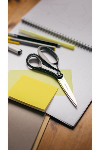 FiSKARS Black Youth Scissors - 20 cm Spotted, "Grad Teen Spray Scissors"