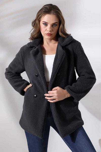 Butik Beyza Palton de pluș cu patru nasturi