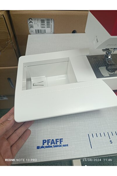 Pfaff AKSESUAR KUTUSU YAN DESTEK KAPAĞI 68001581 UYUMLU MODELLER İÇİN AÇIKLAMAYA BAKINIZ....