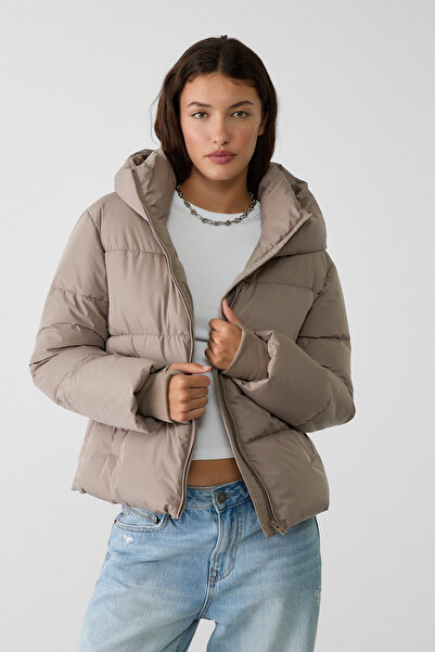 Stradivarius Kapüşonlu basic şişme mont