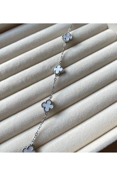 BALM STORE Unisex Pearlescent Steel Clover Bracelet