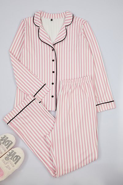 Trendyol Curve Fleece-Pyjama-Set - Hemd und Hose TBBAW25AI00028: Rosa Linienmuster und Paspelierung