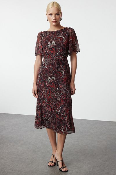 Trendyol Collection Rotes, mit Paisley verziertes, A-Linien-Kleid mit Angelärmeln und gefüttertem Chiffon-Midi-Kleid TWOSS23EL01372