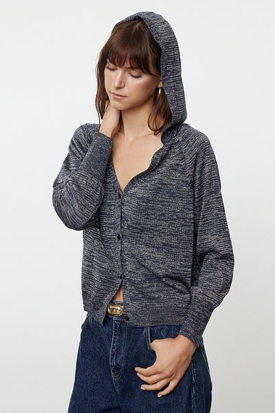 Trendyol Collection Indigo Premium - Cardigan de tricotaj cu glugă cu croială largă și detalii cu sclipici TWOAW25HI00043
