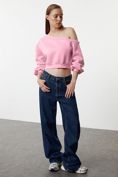 Trendyol Collection Rosa, kurzes Fleece-Sweatshirt mit asymmetrischem Kragen, dicke Innenseite, normale Passform TWOAW25SW00143