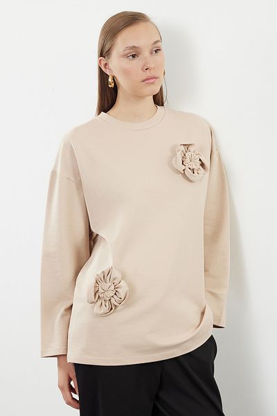 Trendyol Modest Beige Stricktunika mit Rosendetail - TCTAW25UK00007