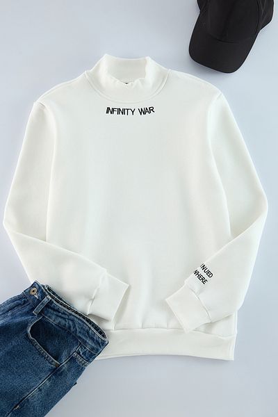 Trendyol Collection Φούτερ με κέντημα από φλις ζιβάγκο εκρού - Κανονική εφαρμογή TMNAW22SW0718