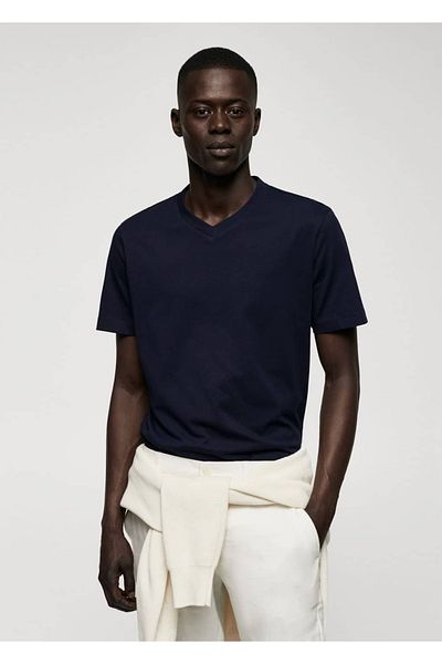 MANGO Man T-Shirt με λαιμόκοψη - Απλό σχέδιο