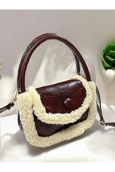 Katusa Geantă baghetă de damă, de culoare burgundă, cu design detaliat