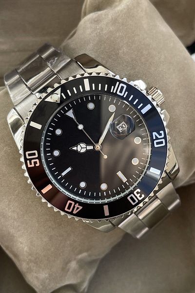 Leerybee Men's Silver Colored Steel Calendar Wristwatch - Gift for Lover and Birthday
