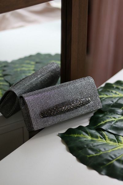Moom Bag Γυναικεία Ασημένια Πλατινένια Πέτρα Βραδινή Τσάντα Φόρεμα με Λεπτομέρεια Κρατήματος