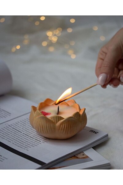 LALEZEN HOME Tarçın Kokulu Gül Model Mumlu Mumluk