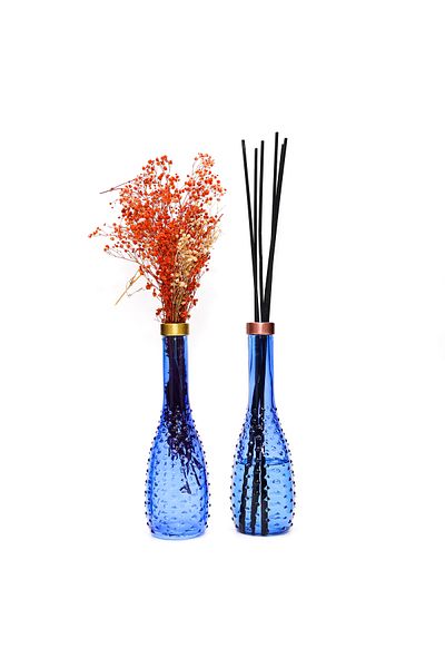 Missi 26 CM Saks Blue - Λεπτό γυάλινο βάζο με χρυσό λαιμό και ανάγλυφο