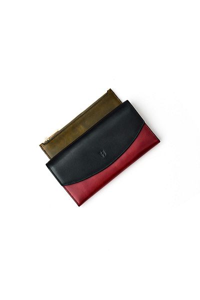 HELMBROOK Ashley Women's Black-Burgundy Leather Wallet with RFID Protection Zipper