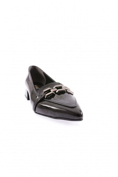DGN Loafer din piele lacuita neagra - cu varf ascutit si accesorii din fier 211262328