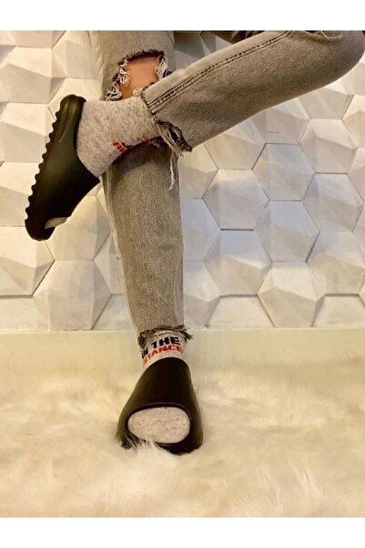 defile shoe Унисекс черни чехли Yeezy Slide