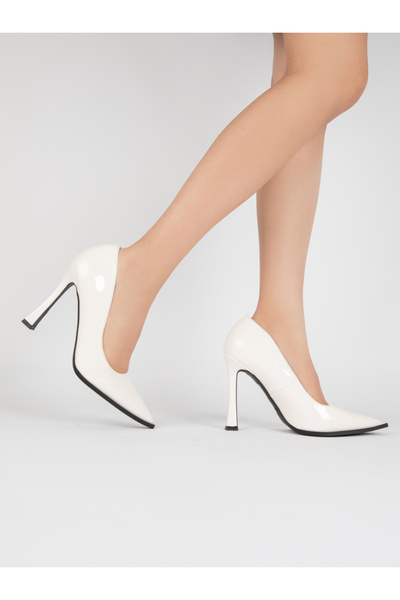 Raid By Styli Patent Pointed Toe Pumps