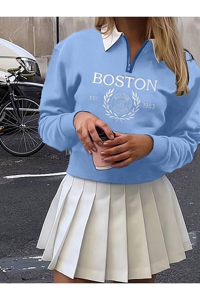 RASCHA Hanorac oversize cu gât polo cu jumătate de fermoar cu imprimeu Boston Baby Blue
