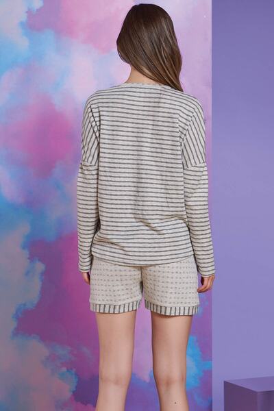 Sevim Kadın Gri Çizgi Kalp Baskılı Şort Takım