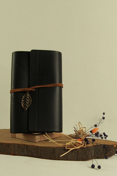 moryconcept Носталгичен бележник с райета и кожена корица