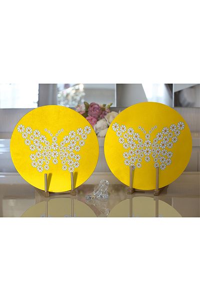 Realhomes 2-Piece Yellow Background Daisy Butterfly Design Digital Printed Decorative NestSupla & Placemat