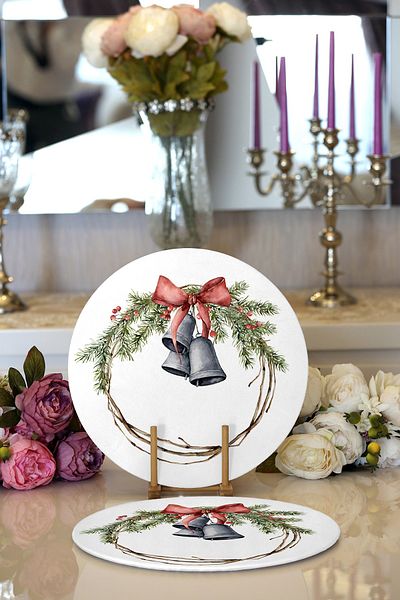 Realhomes 2-Piece Bell Wreath Design Digital Printed Modern Round Charger & Placemat