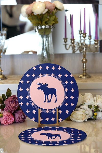 Realhomes 2-Piece Dark Blue Floor Deer Design Digital Printed Decorative Round Plate & Placemat