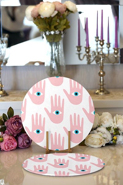 Realhomes 2-Piece Mystical Hand-in-Eye Motif Digital Printed Modern Round Charger & Placemat