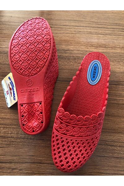 GEZER Women's Modern Closed Front Non-Slip Sole Stylish Balcony Bathroom Indoor Beach Slippers