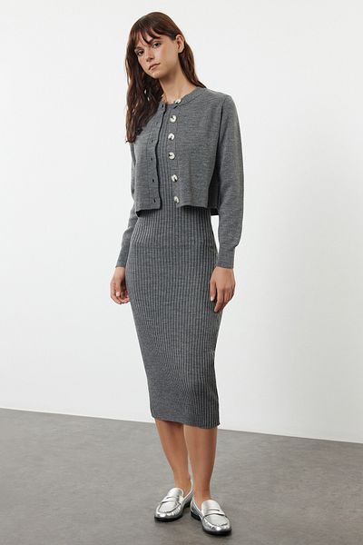 Trendyol Collection Anthrazitfarbenes Midi-Strick-Basic-Cardigan-Kleid TWOSS23EL00738
