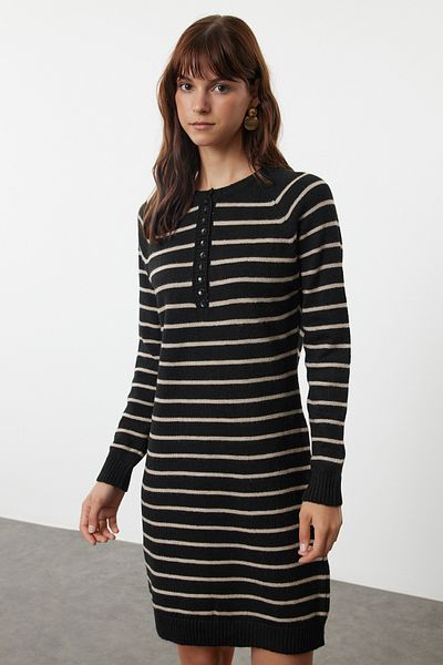 Trendyol Collection Černé pruhované mini úpletové šaty s měkkou texturou - Twoaw25El00079