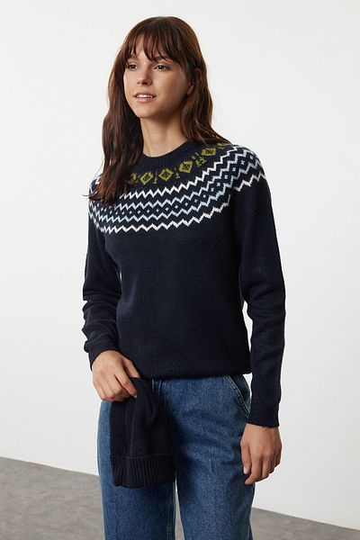 Trendyol Collection Pulover de tricotaj cu textura moale albastru bleumarin cu model etnic - Beanie TWOAW25KZ00216