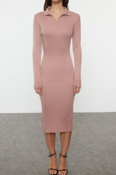 Trendyol Collection Polo límec Dusty Rose Midi Pletené šaty - TWOAW22EL1376
