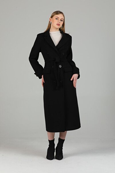Pitti Women's Black Buttoned Coat