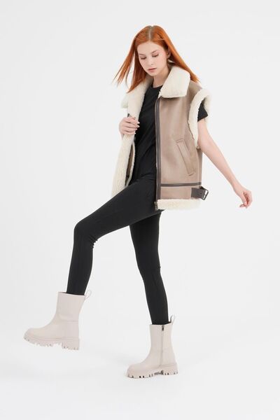 CZ London Női fűző nélküli csizma, lapos, hosszú modell fogazott talppal