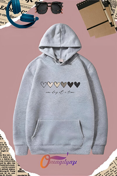 oneagılyazı Sweatshirt sa srcem Štampano reda Sa kapuljačom