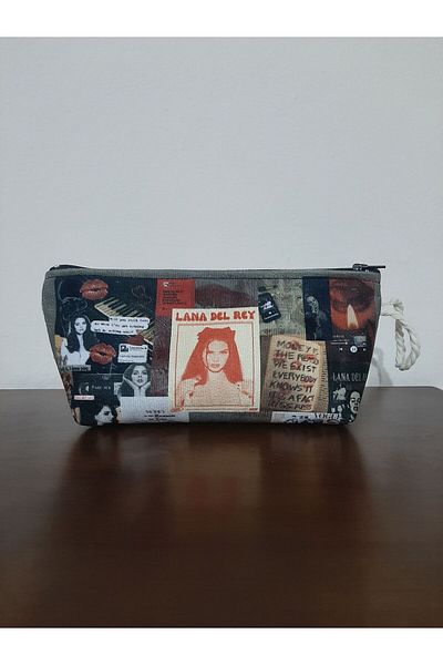owl bag Τσάντα μακιγιάζ με μοτίβο κολάζ Lana Del Rey - Στυλό