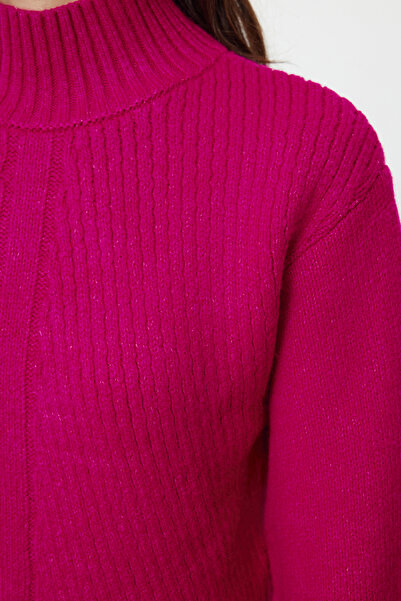 Trendyol Collection Sweter o krótkim kroju w kolorze fuksji – ze stójką TWOAW24KZ00320