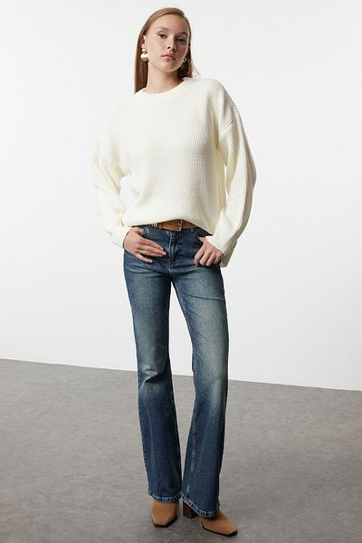 Trendyol Collection Šňůrový ecru pletený svetr – široký střih, výstřih Twoaw25kz00342