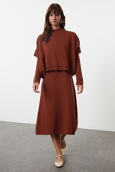 Trendyol Collection Πλεκτά Μίντι Φόρεμα - Χρώμα Πλακάκι, Σούπερ Φαρδιά Εφαρμογή, Με Μπλουζάκια TWOAW24EL00012