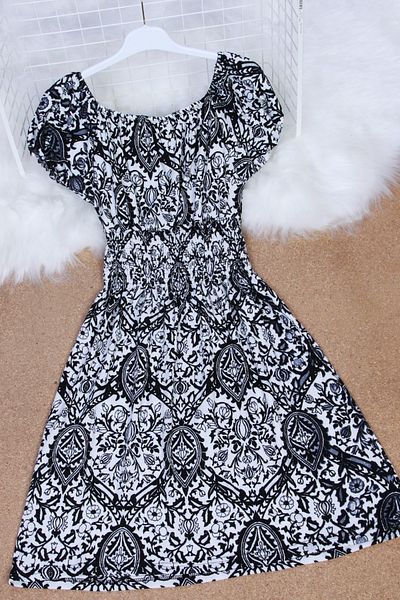 MILANOFOX Rochie încrețită cu gât pătrat de lungime midi