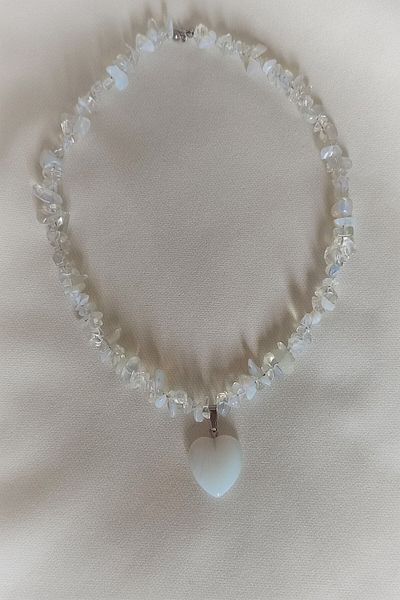 badeaccessories قلادة من حجر الأوباليت الطبيعي المعتمد على شكل قلب