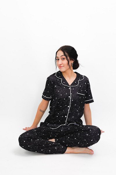 cotonhause Colecția Nena - Set de pijamale confortabile 100% bumbac cu model stea neagră
