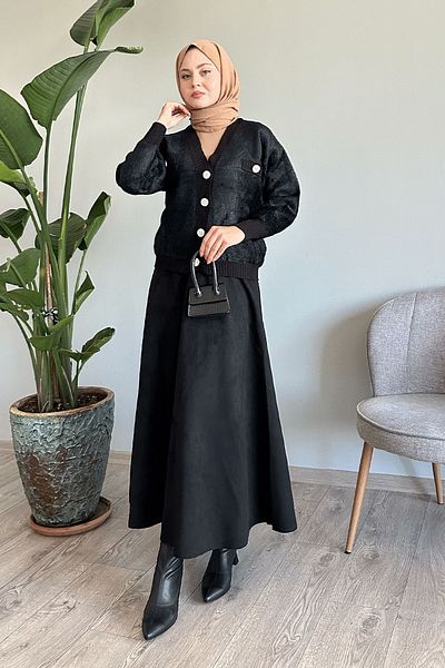 InStyle Cardigan negru din tricotaje - cu detaliu de buzunar și pene