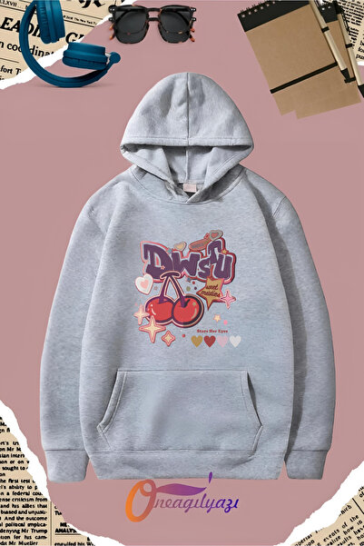 oneagılyazı سويت شيرت بقلنسوة وطبعة متقاطعة